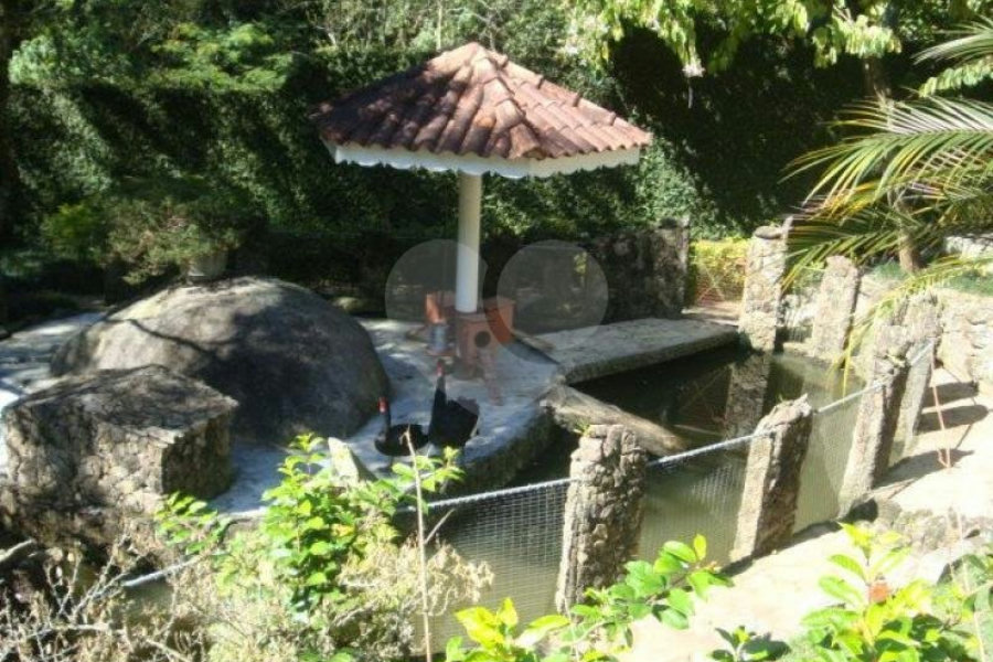 Sobrado à venda com 5 suítes em Juqueri Mirim, Mairiporã, SP