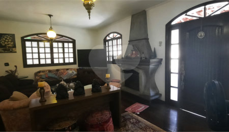 Casa à venda com 4 quartos, sendo 1 suíte,  no condomínio Parque Imperial da Cantareira, Mairiporã - SP