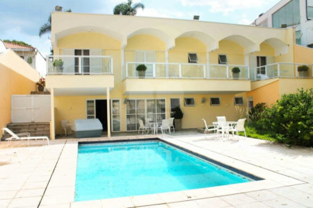 Casa Térrea à venda ou para alugar com 3 suítes em Brooklin Velho, São Paulo, SP