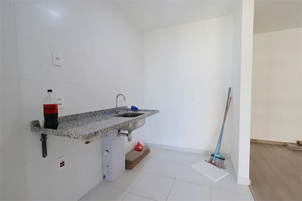 Apartamento à venda com 3 quartos, sendo 1 suíte, em Vila Anastácio, São Paulo, SP