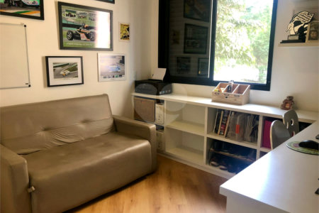 Apartamento à venda com 3 quartos, sendo 2 suítes, em Real Parque, São Paulo, SP