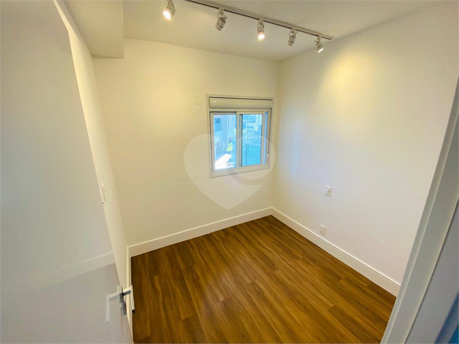 Apartamento à venda ou para alugar com 3 quartos, sendo 1 suíte,  em Vila Mogilar, Mogi das Cruzes, SP