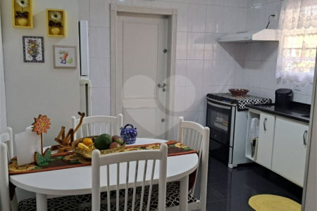 Casa Térrea à venda com 3 quartos, sendo 2 suítes,  em Vila Oliveira, Mogi das Cruzes, SP