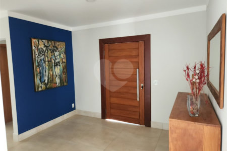 Casa à venda com 4 quartos, sendo 3 suítes, no condomínio Terras de Mont Serrat, Salto - SP