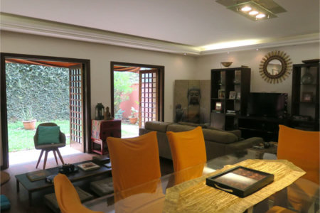 Casa à venda com 4 quartos, sendo 2 suítes, no condomínio Vila das Flores, São Paulo - SP