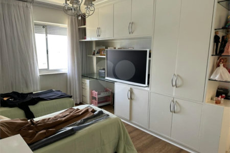 Apartamento à venda com 3 quartos, sendo 1 suíte, em Higienópolis, São Paulo, SP