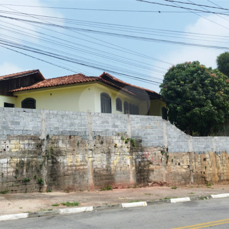 Casa à venda com 3 quartos, sendo 1 suíte, em Jardim Ikeda, Suzano, SP