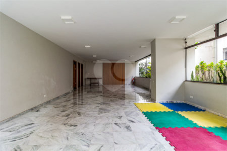 Apartamento à venda ou para alugar com 3 quartos, sendo 1 suíte,  em Itaim Bibi, São Paulo, SP