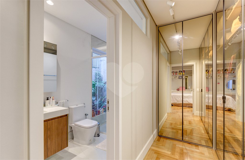 Casa Térrea à venda ou para alugar com 4 suítes em Alto da Boa Vista, São Paulo, SP