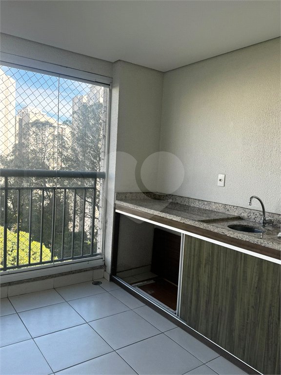 Apartamento para alugar com 3 quartos, sendo 1 suíte, em Parque Reboucas, São Paulo, SP