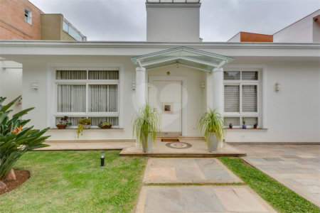 Casa à venda com 2 suítes em Alto da Boa Vista, São Paulo, SP