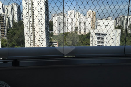 Apartamento à venda com 3 suítes em Jardim Londrina, São Paulo, SP