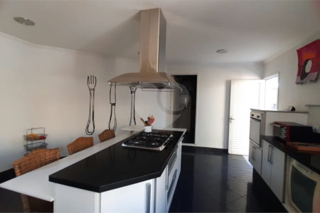 Casa à venda ou para alugar com 4 quartos, sendo 2 suítes, em City América, São Paulo, SP