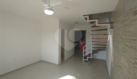 Casa à venda com 2 quartos no condomínio Vila Ajoá, Caieiras - SP