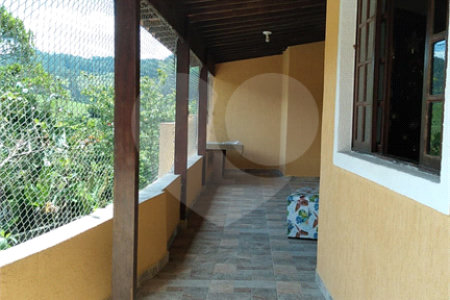 Chácara à venda com 3 suítes em Chácaras Copaco, Arujá, SP