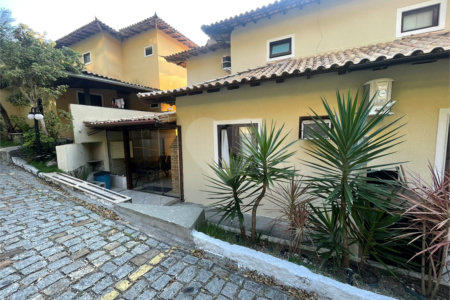 Casa em condomínio à venda com 3 quartos, sendo 2 suítes, em João Fernandes, Armação dos Búzios, RJ
