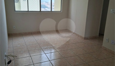 Apartamento à venda com 2 quartos em Parque Maria Domitila, São Paulo, SP