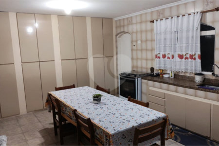Sobrado à venda com 4 quartos em Vila Medeiros, São Paulo, SP