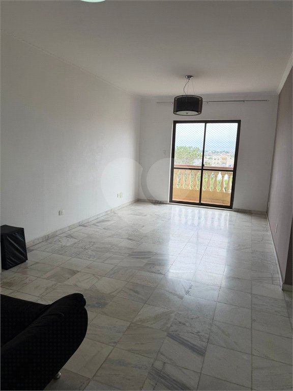 Apartamento à venda com 3 quartos, sendo 1 suíte, no Centro, Suzano, SP