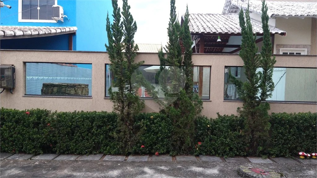 Casa à venda com 3 quartos, sendo 2 suítes, no condomínio Recanto das Palmeiras, Rio de Janeiro - RJ