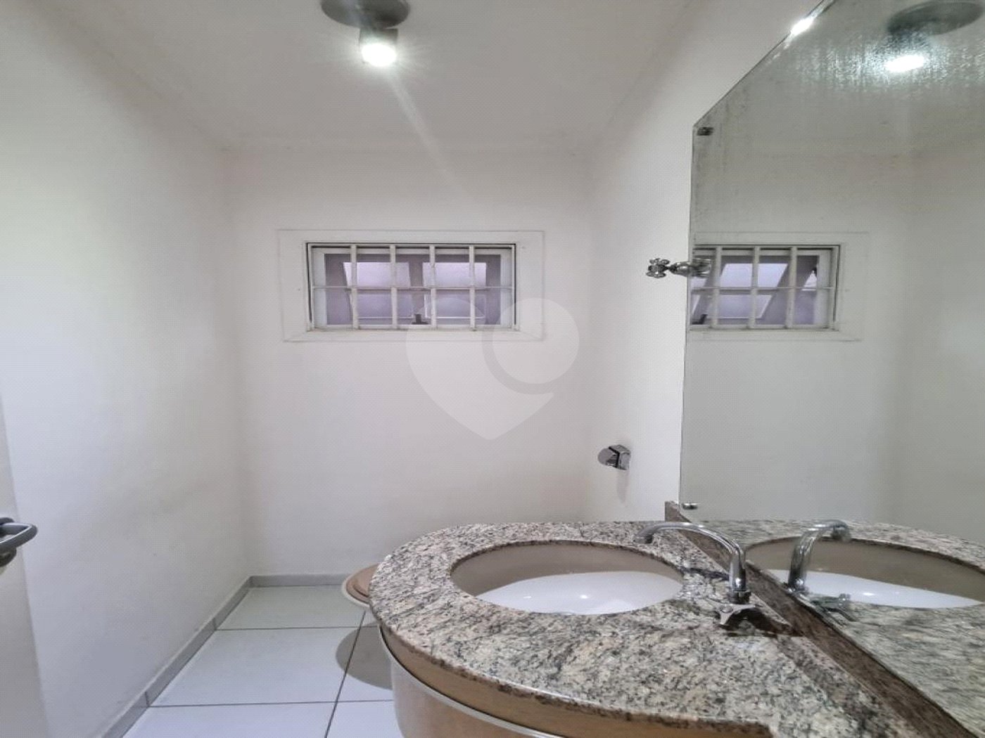Casa à venda com 3 quartos, sendo 1 suíte,  no condomínio Residencial Villagio, São Paulo - SP