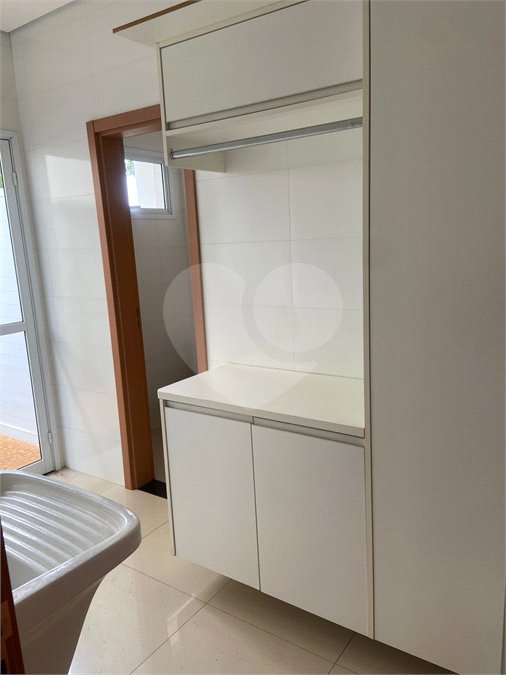 Casa à venda ou para alugar com 3 suítes no condomínio Portal das Tipuanas, Araraquara - SP