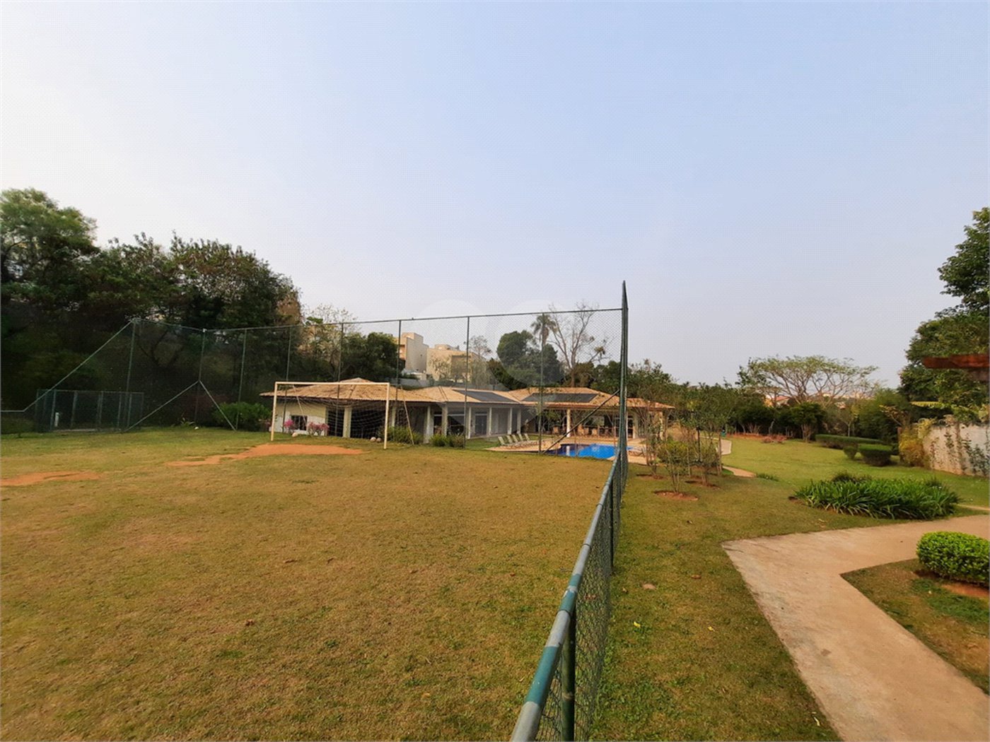 Casa à venda com 3 suítes no condomínio Ecovillagio, São Roque - SP