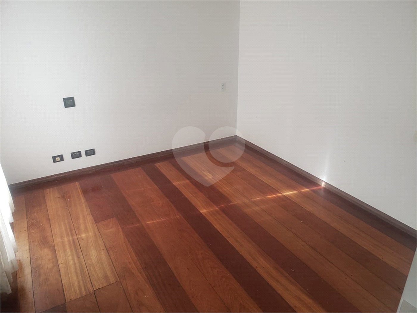 Sobrado à venda com 4 quartos, sendo 2 suítes,  em Tremembé, São Paulo, SP