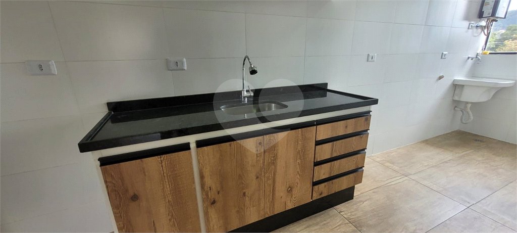 Apartamento para alugar com 2 quartos, sendo 1 suíte, em Jardim Carambeí, São Roque, SP