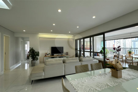Apartamento à venda com 3 suítes em Jardim Prudência, São Paulo, SP