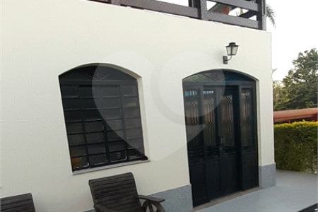 Casa à venda ou para alugar com 5 quartos, sendo 1 suíte, no Centro, Bom Jesus dos Perdões, SP