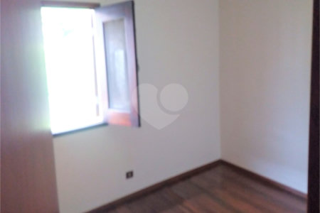 Sobrado à venda com 4 quartos, sendo 3 suítes, em Interlagos, São Paulo, SP