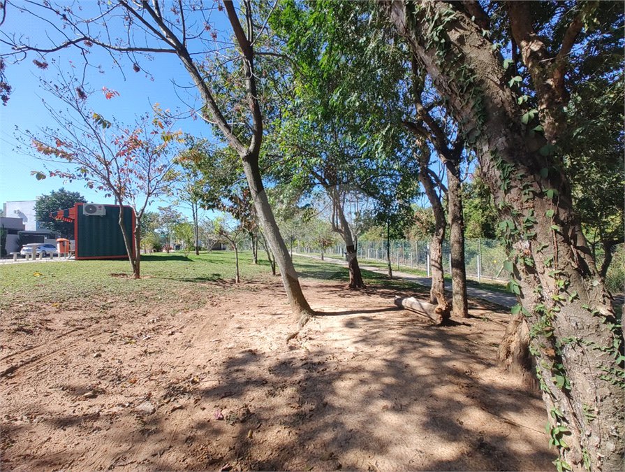 Casa à venda com 2 quartos, sendo 1 suíte, no condomínio Terras de São Francisco, Sorocaba - SP