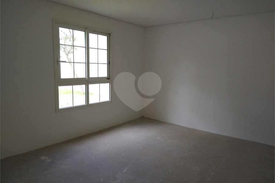 Condomínio de casas de alto padrão em estilo Neoclássico Francês