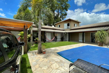 Casa à venda com 8 quartos, sendo 2 suítes,  em Jardim Estância Brasil, Atibaia, SP