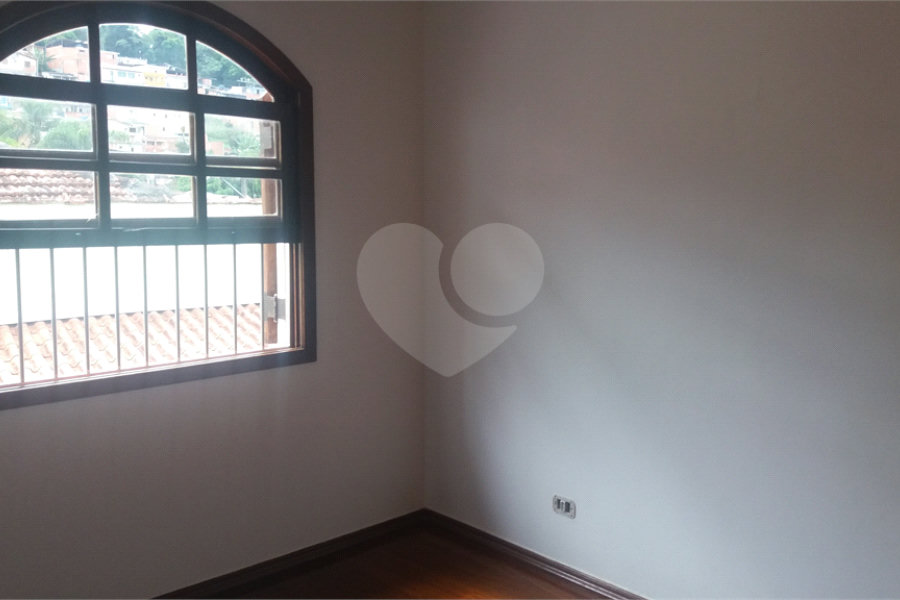 Sobrado à venda com 3 quartos, sendo 1 suíte, em Horto, São Paulo, SP