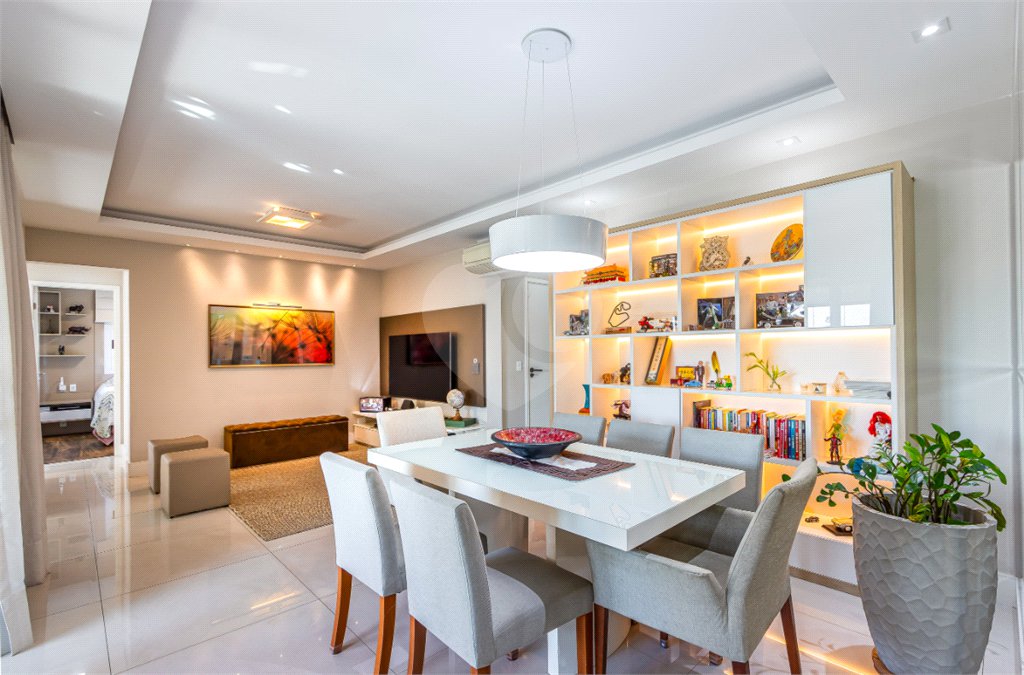 Apartamento à venda com 3 quartos, sendo 1 suíte, em Chácara Santo Antônio, São Paulo, SP