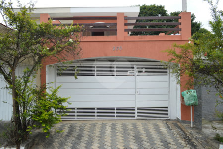 Casa à venda com 3 quartos, sendo 1 suíte, em Jardim Prudência, São Paulo, SP