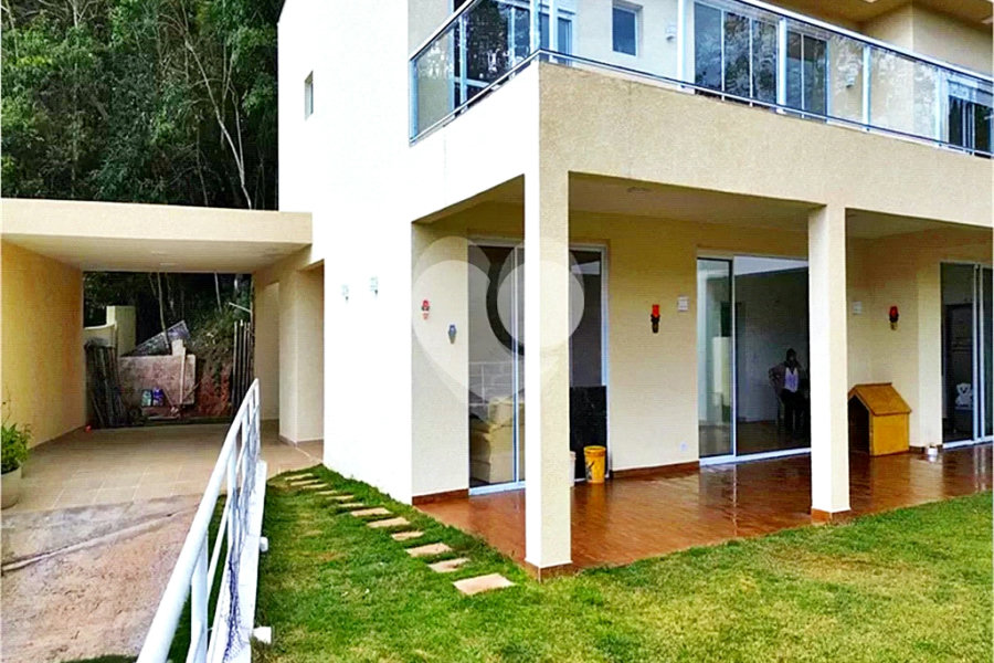 Casa à venda com 4 suítes no condomínio Alpes da Cantareira, Mairiporã - SP