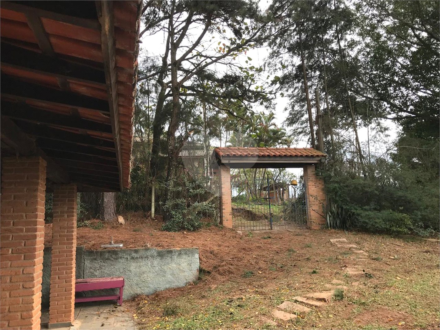 Chácara à venda com 4 quartos, sendo 1 suíte,  em Monterrey, Louveira, SP