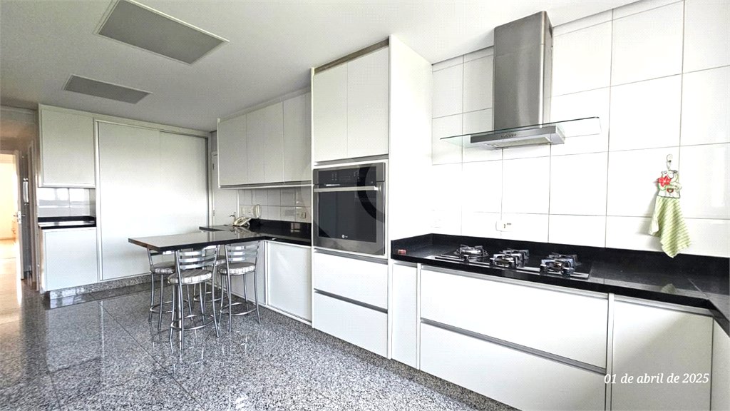 Apartamento com 4 suítes a venda no Alto da Boa Vista