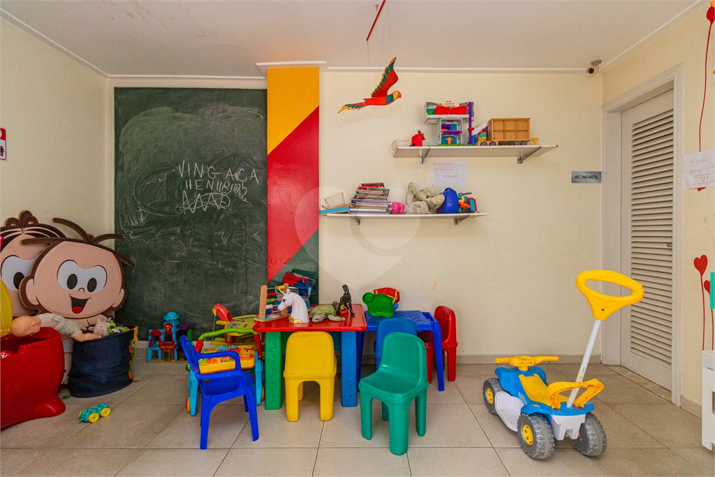Apartamento à venda com 3 quartos, sendo 1 suíte, em Campo Belo, São Paulo, SP