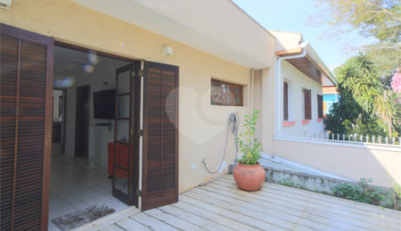 Sobrado à venda com 5 quartos, sendo 4 suítes,  em Alto da Boa Vista, São Paulo, SP
