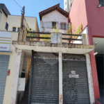 Casa à venda com 6 quartos, sendo 2 suítes,  no condomínio Doutor Francisco Ranieri, São Paulo - SP