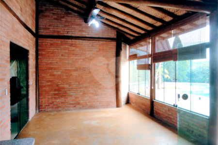Casa à venda com 4 suítes no condomínio Estância Marambaia, Vinhedo - SP