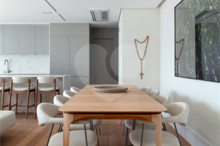 Apartamento à venda com 3 suítes em Cerqueira César, São Paulo, SP