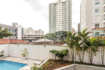 Apartamento à venda com 4 quartos, sendo 2 suítes,  em Aclimação, São Paulo, SP