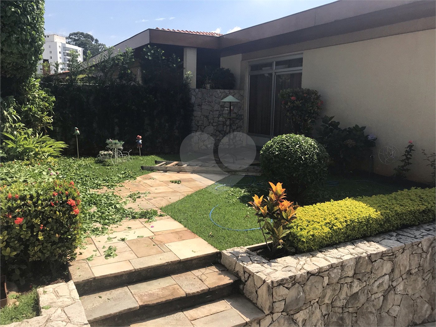 Sobrado à venda com 5 quartos, sendo 1 suíte, em Jardim São Bento, São Paulo, SP