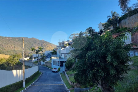 Casa à venda com 4 suítes no condomínio Osato, Atibaia - SP