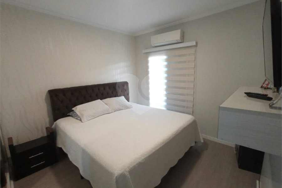 Casa à venda com 3 quartos, sendo 1 suíte, no condomínio Cond Res Paineiras, São Paulo - SP